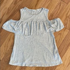 Flowy bare shoulder top 🌸